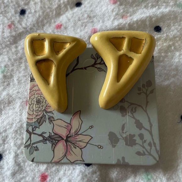 vintage clip on earrings - Picture 2 of 7